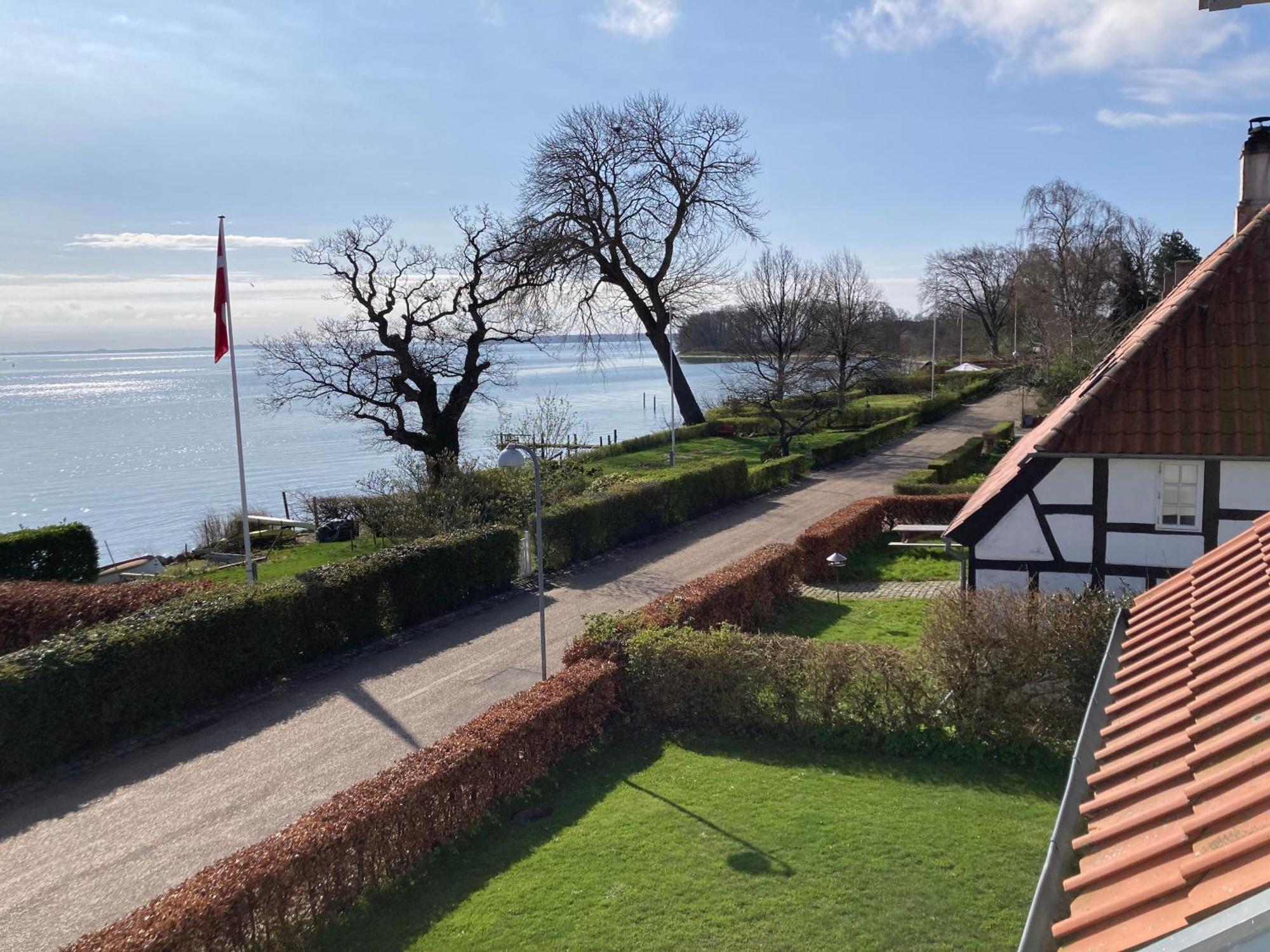 Bed & Breakfast Troense By The Sea
